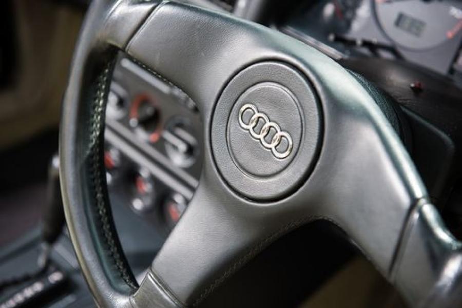 Детали интерьера Audi 80 Cabriolet ex-Princess Diana 1994 года  (фото 3 из 13)
